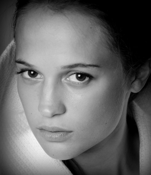 Alicia Vikander