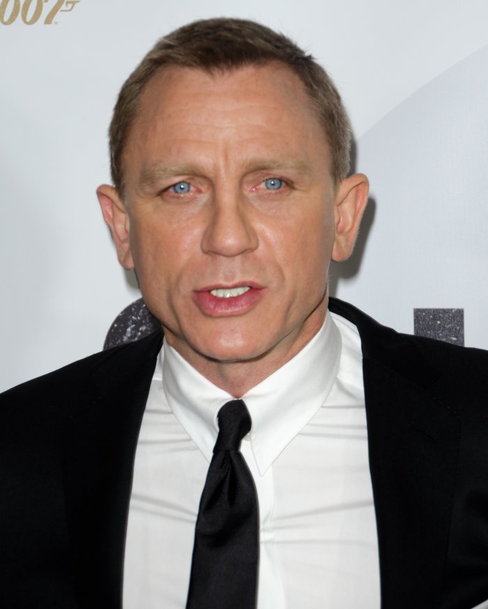 'James Bond' Daniel Craig loses teeth during 'Casino Royale' filming ...