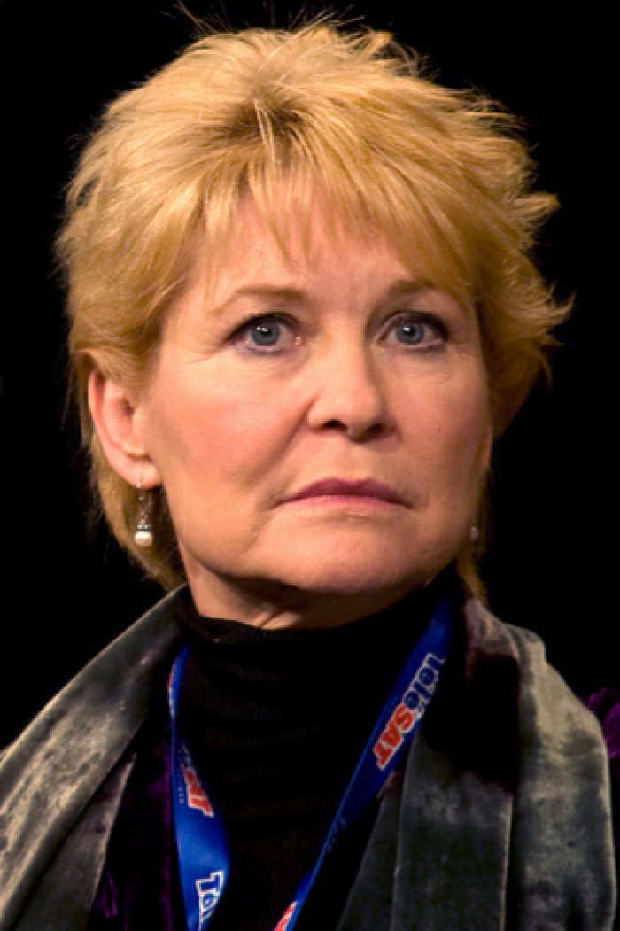 Dee Wallace celebrity ghost stories